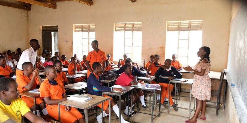 Universities should support schools and student teachers Universities should support schools and student teachers